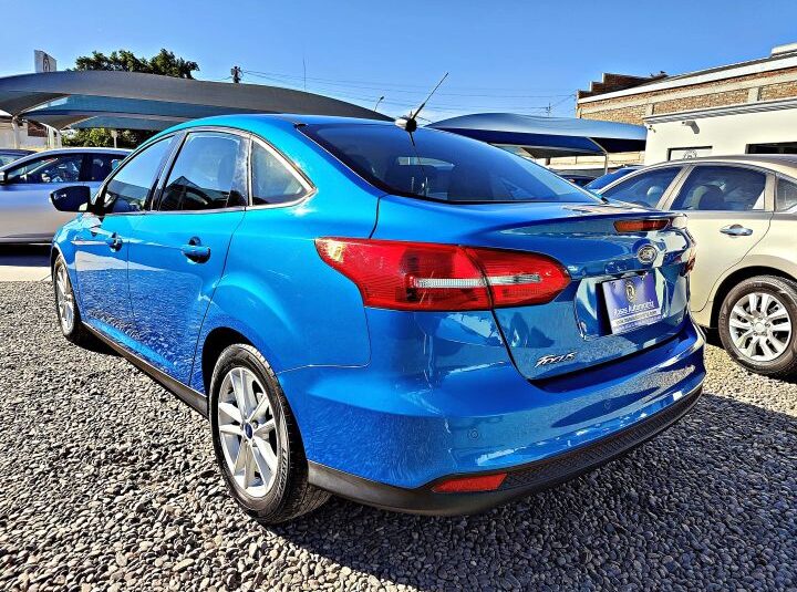 FORD FOCUS SE 2015