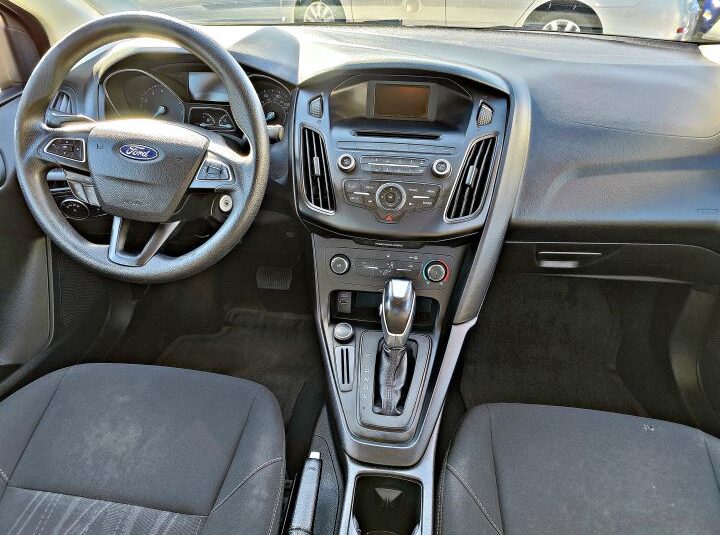 FORD FOCUS SE 2015