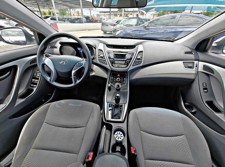 HYUNDAI ELANTRA SE 2016