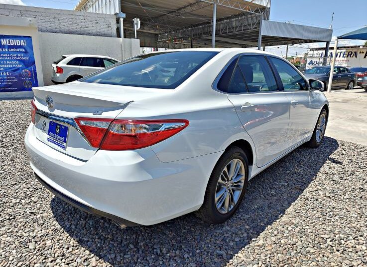 TOYOTA CAMRY SE 2015