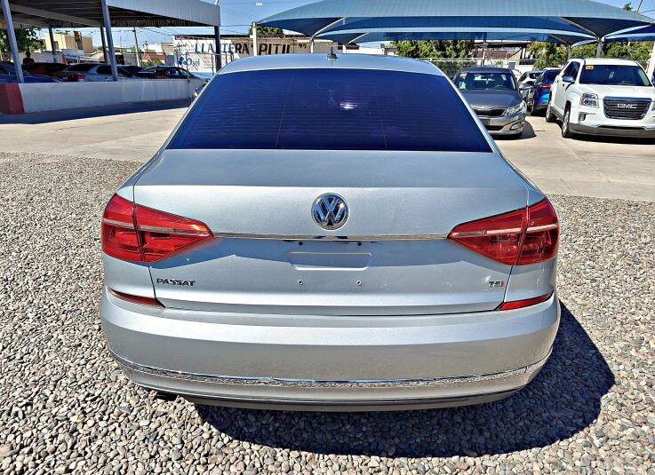 VOLKSWAGEN PASSAT 2016