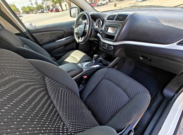 DODGE JOURNEY SXT 2012