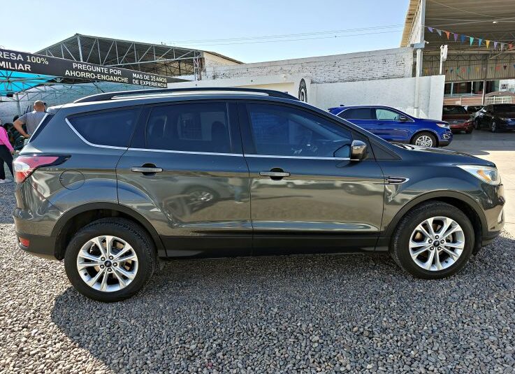 FORD ESCAPE SE 2017