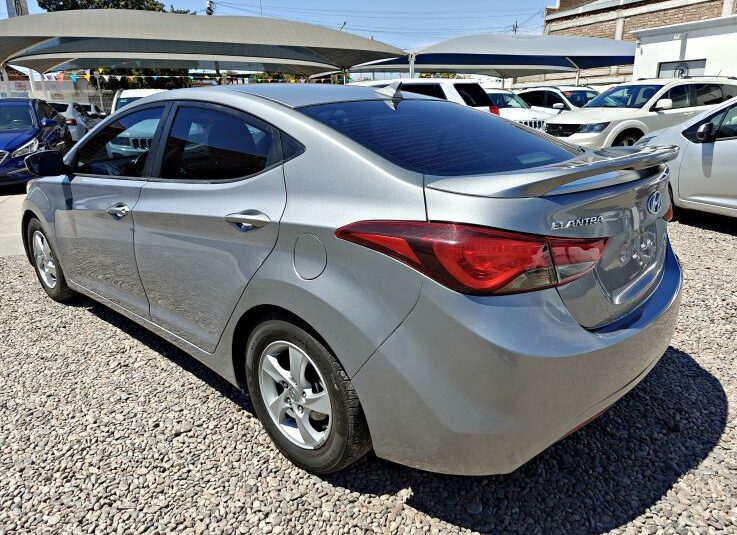 HYUNDAI ELANTRA SE 2015