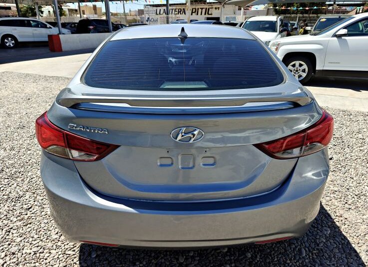 HYUNDAI ELANTRA SE 2015