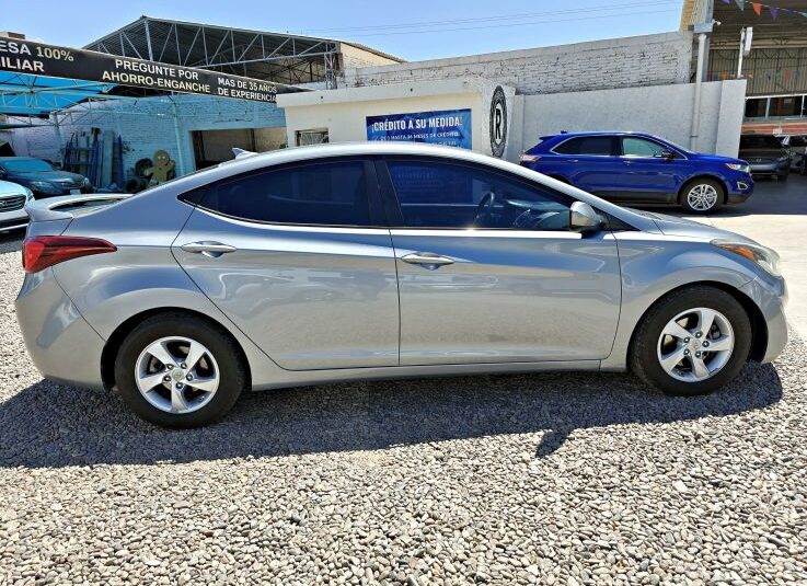HYUNDAI ELANTRA SE 2015