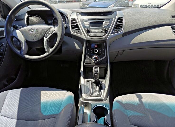 HYUNDAI ELANTRA SE 2015