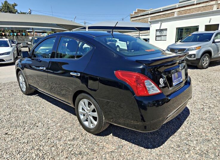 NISSAN VERSA SV 2016
