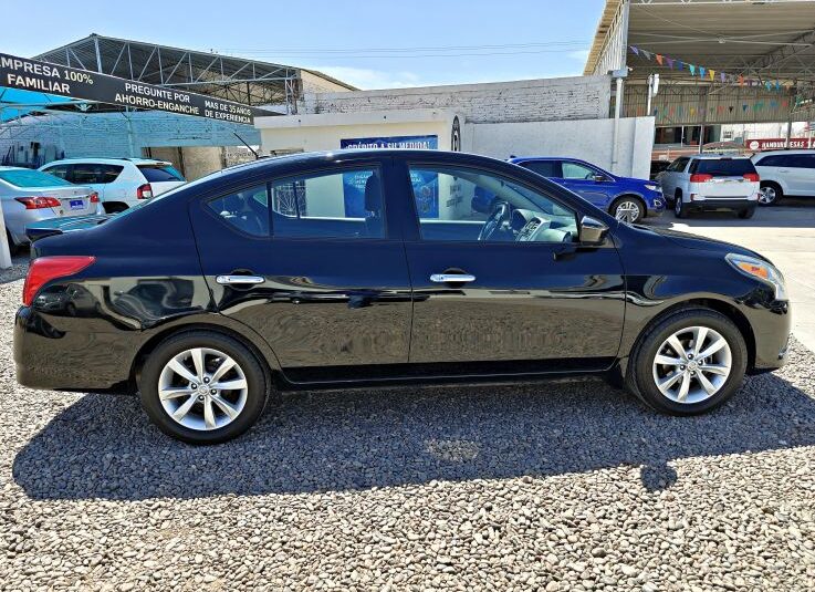NISSAN VERSA SV 2016
