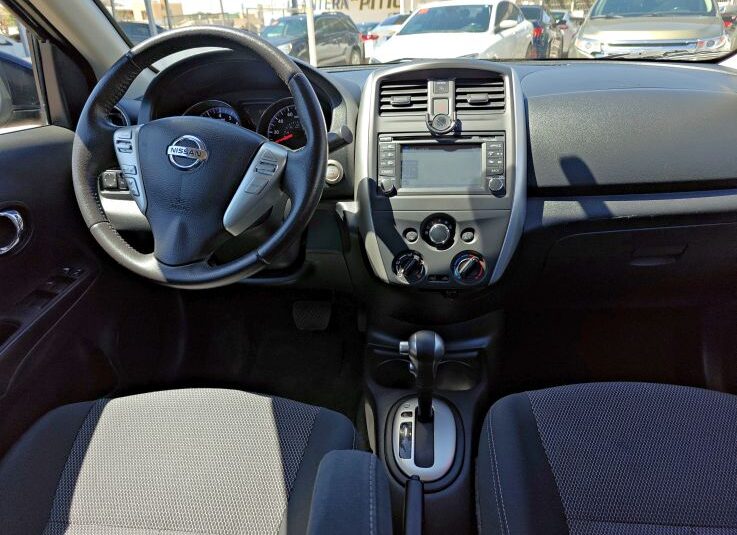 NISSAN VERSA SV 2016