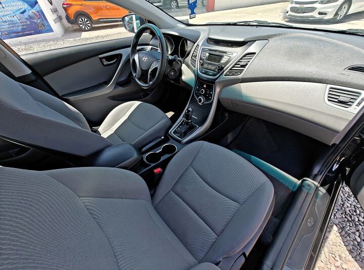 HYUNDAI ELANTRA SE 2016