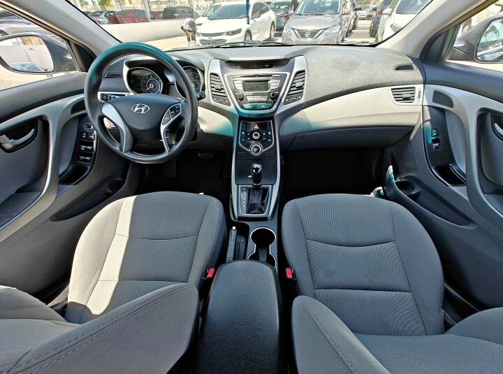 HYUNDAI ELANTRA SE 2016