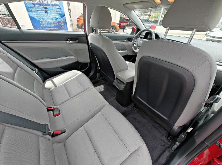 HYUNDAI ELANTRA SE 2017
