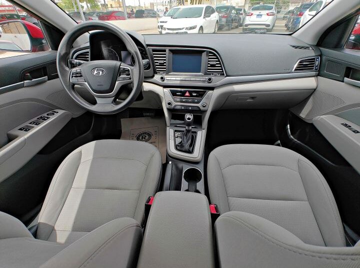 HYUNDAI ELANTRA SE 2017