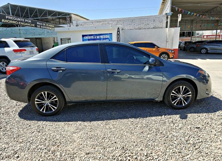 TOYOTA COROLLA LE 2017 GRIS