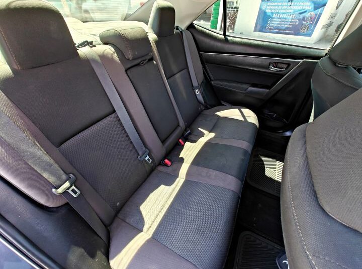 TOYOTA COROLLA LE 2017 GRIS
