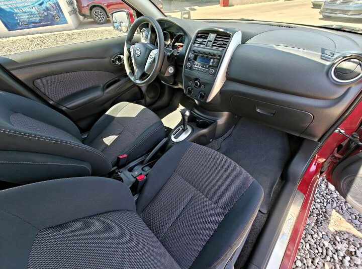 NISSAN VERSA SV 2016 ROJO