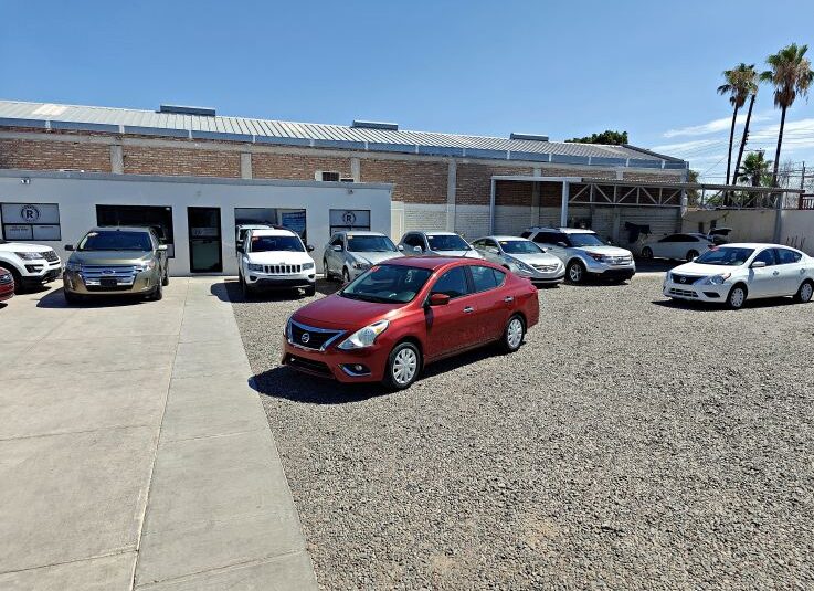 NISSAN VERSA SV 2016 ROJO