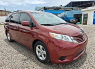 TOYOTA SIENNA LE 2017 | Rosas Automotriz