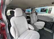 TOYOTA SIENNA LE 2017