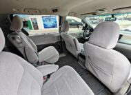 TOYOTA SIENNA LE 2017