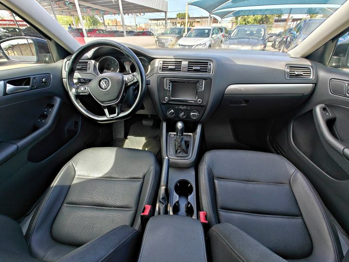 VOLKSWAGEN JETTA SE 2017