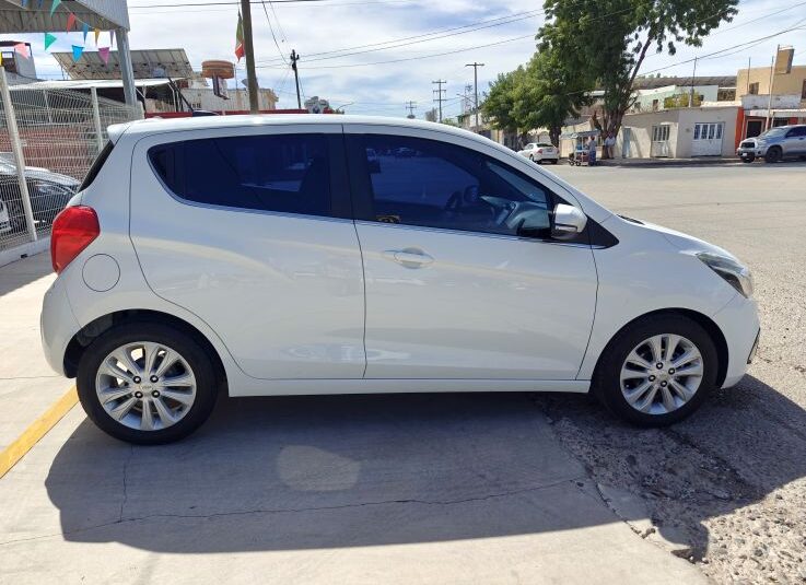 CHEVROLET SPARK LTZ 2018 BlANCO