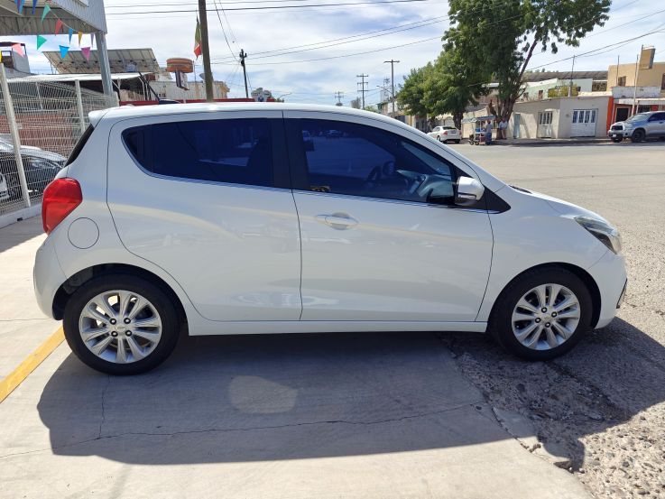 CHEVROLET SPARK LTZ 2018 BlANCO