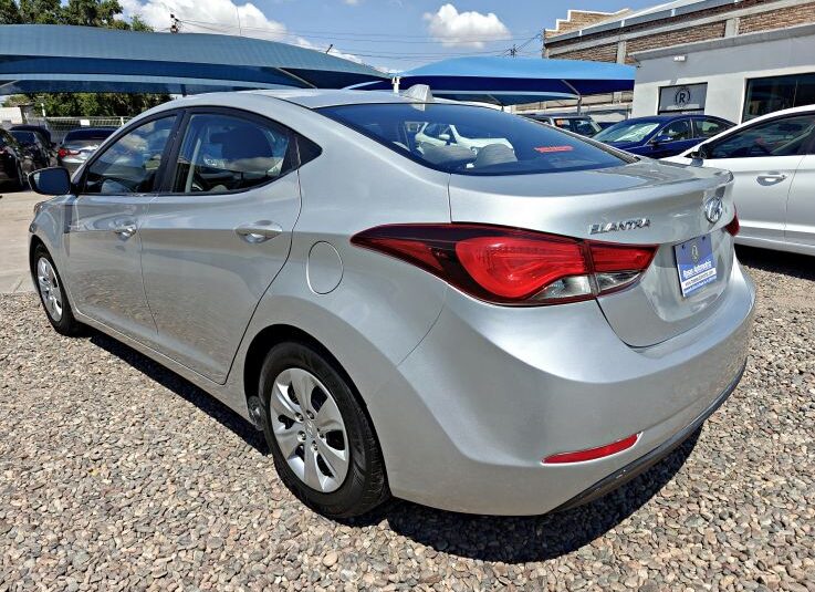 HYUNDAI ELANTRA SE 2016