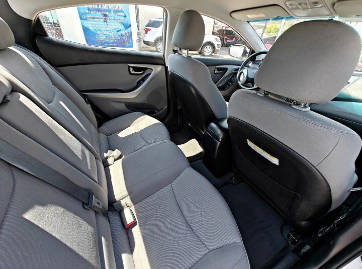 HYUNDAI ELANTRA SE 2016