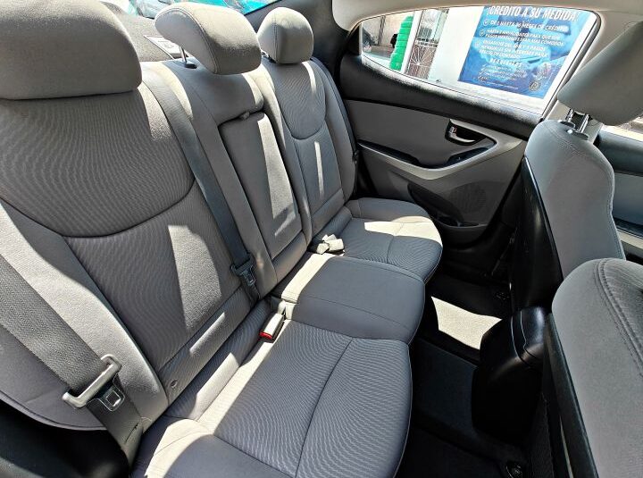 HYUNDAI ELANTRA SE 2016