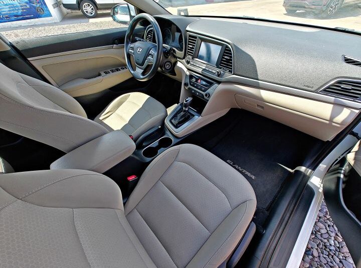 HYUNDAI ELANTRA SE 2017