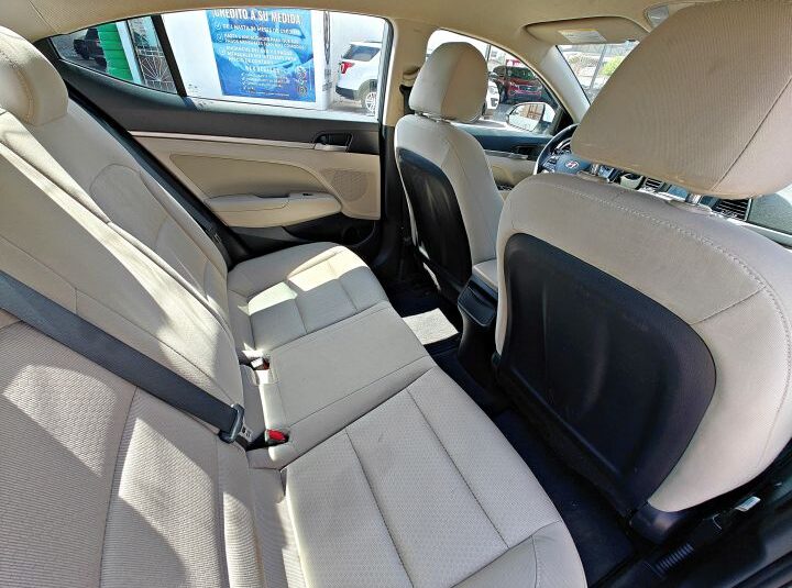 HYUNDAI ELANTRA SE 2017