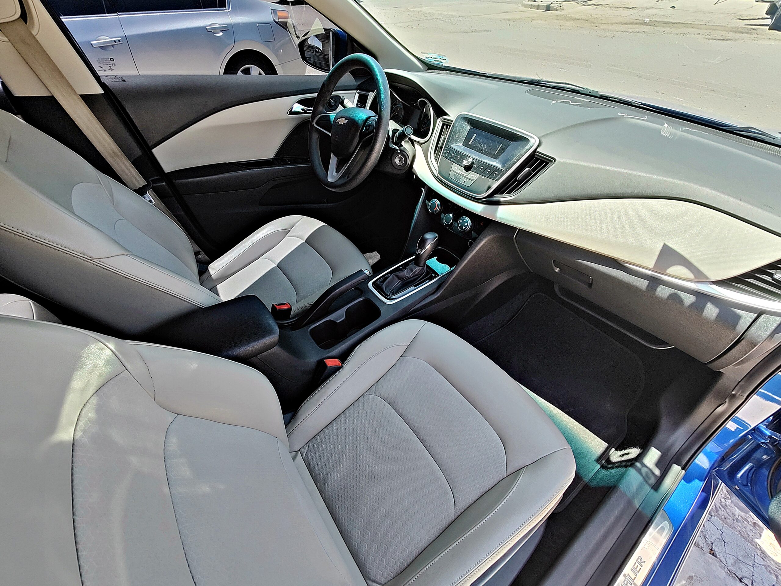 CHEVROLET CAVALIER LT 2019