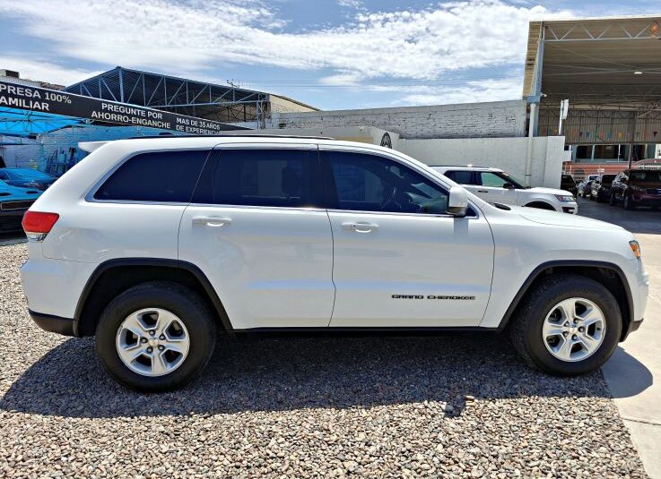 JEEP GRAND CHEROKEE LAREDO 4X4 2017