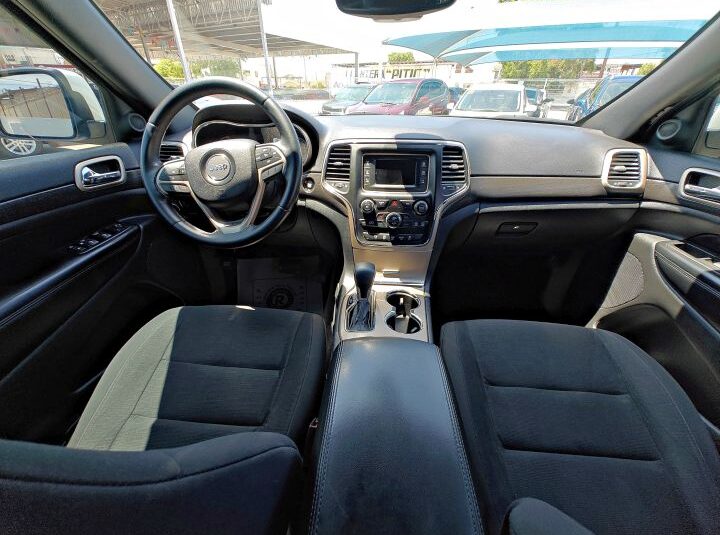 JEEP GRAND CHEROKEE LAREDO 4X4 2017