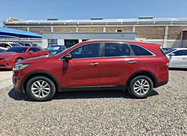 KIA SORENTO LX 2017