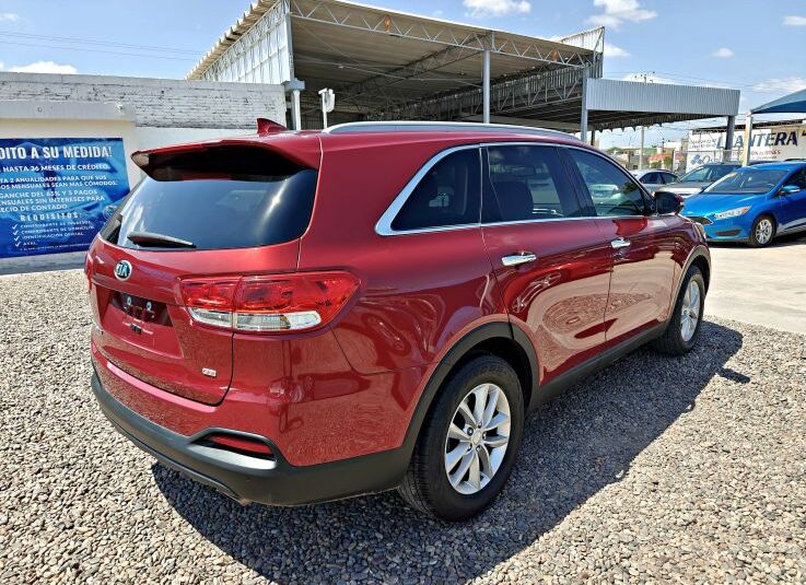 KIA SORENTO LX 2017