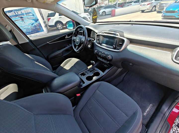 KIA SORENTO LX 2017