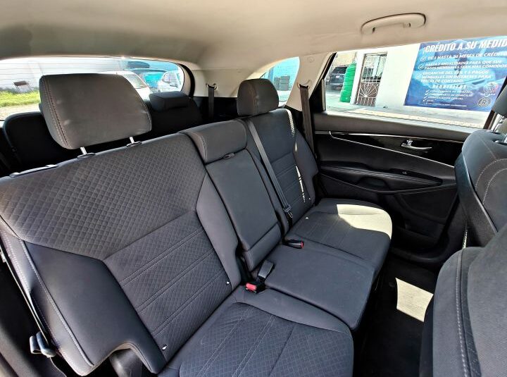 KIA SORENTO LX 2017