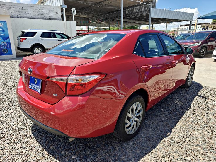 TOYOTA COROLLA LE 2017 ROJO