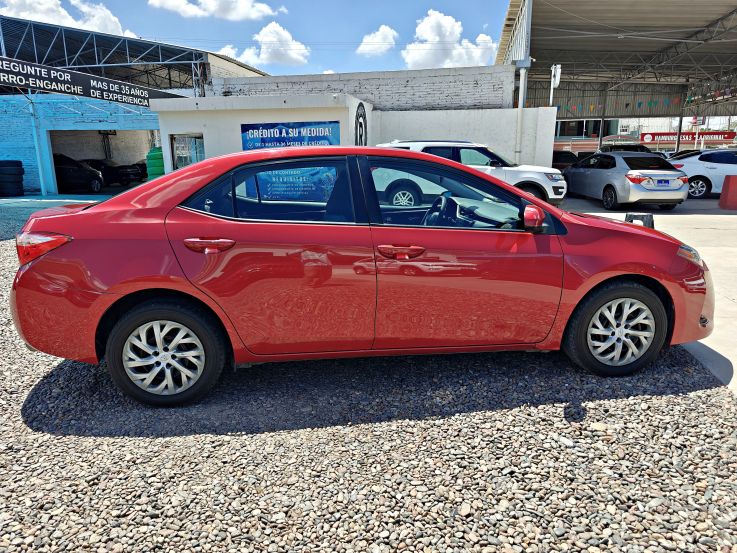 TOYOTA COROLLA LE 2017 ROJO