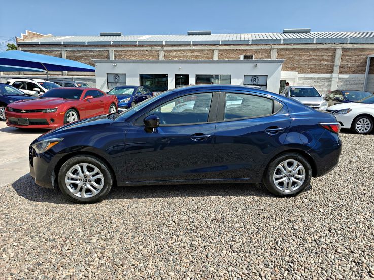 TOYOTA YARIS 2017 AZUL