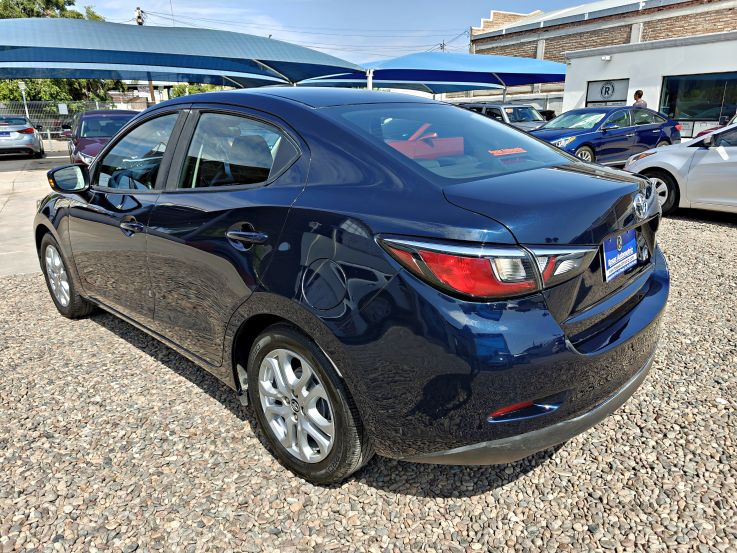 TOYOTA YARIS 2017 AZUL