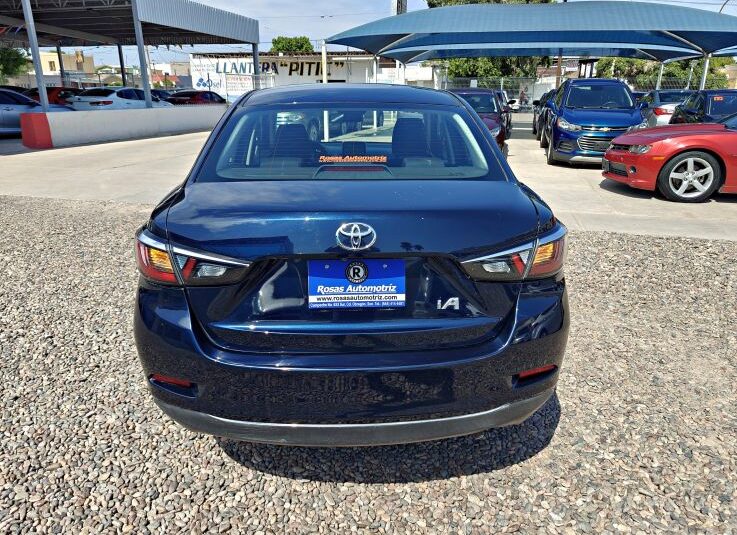 TOYOTA YARIS 2017 AZUL