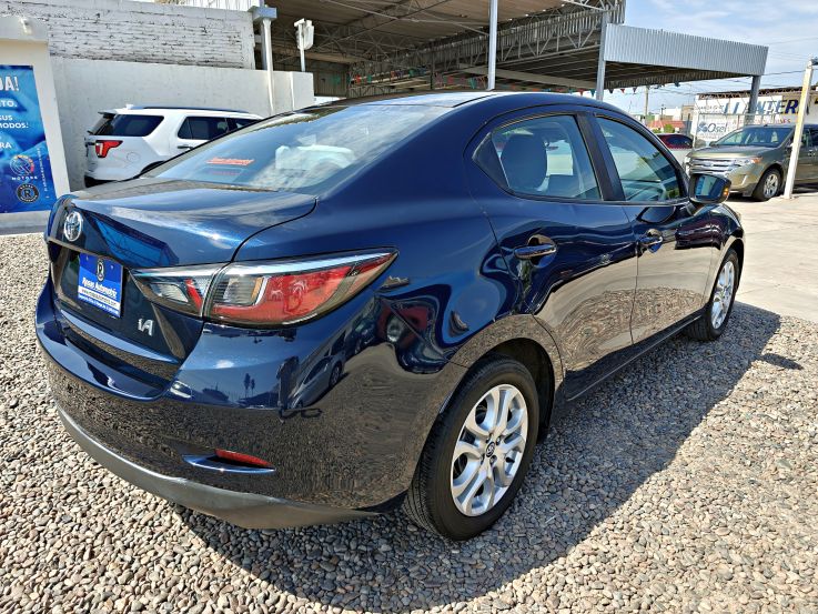 TOYOTA YARIS 2017 AZUL