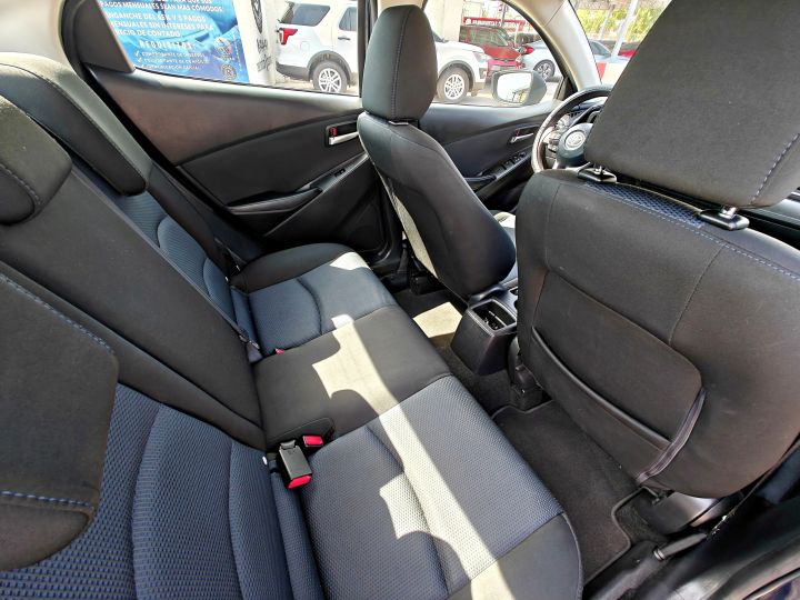 TOYOTA YARIS 2017 AZUL