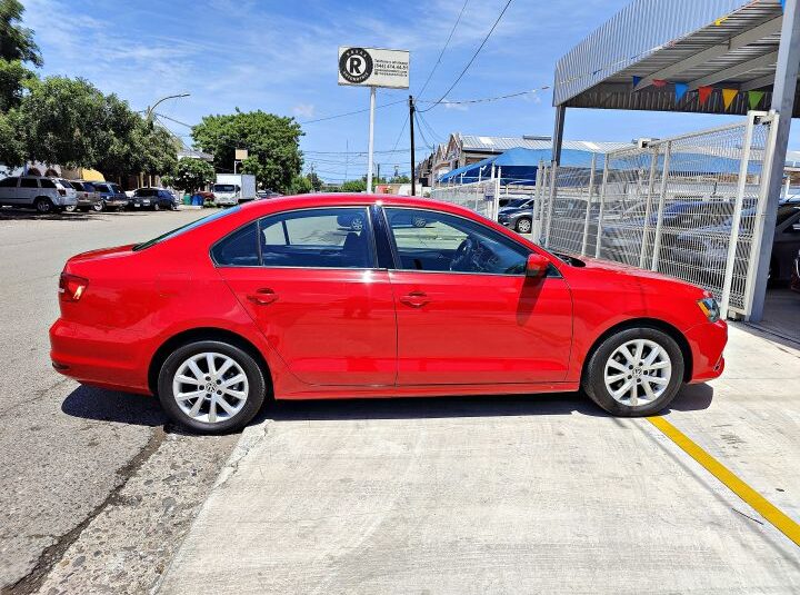 VOLKSWAGEN JETTA SE 2015