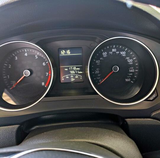 VOLKSWAGEN JETTA SE 2015