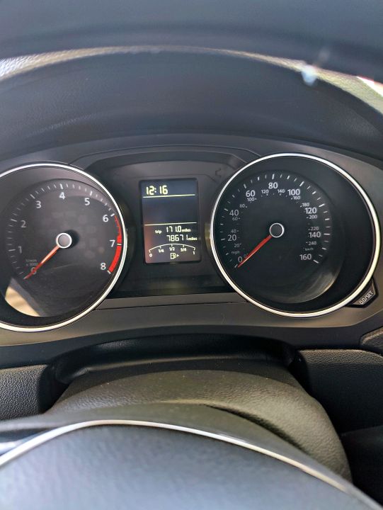 VOLKSWAGEN JETTA SE 2015